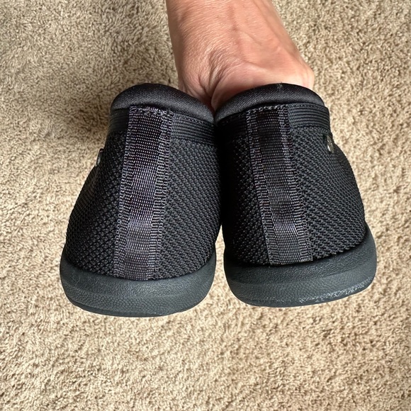 Black Sketchers flats air cooled arch fit EUC women’s 10 - Picture 4 of 6